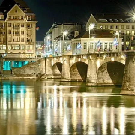 Feels Like Near Basel Netflix アパート